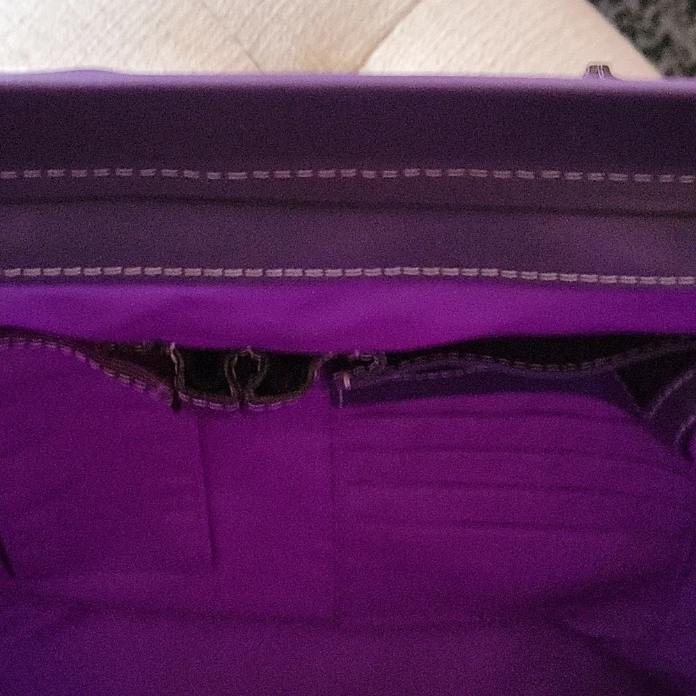 Handbag - Picture 3 of 4